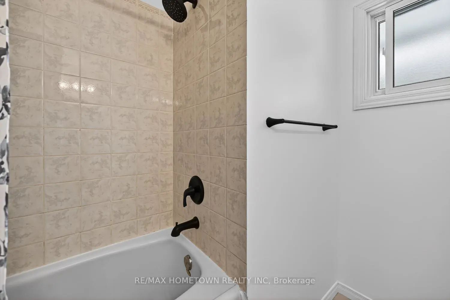 Additional image 13 of 512 Laurier Boulevard