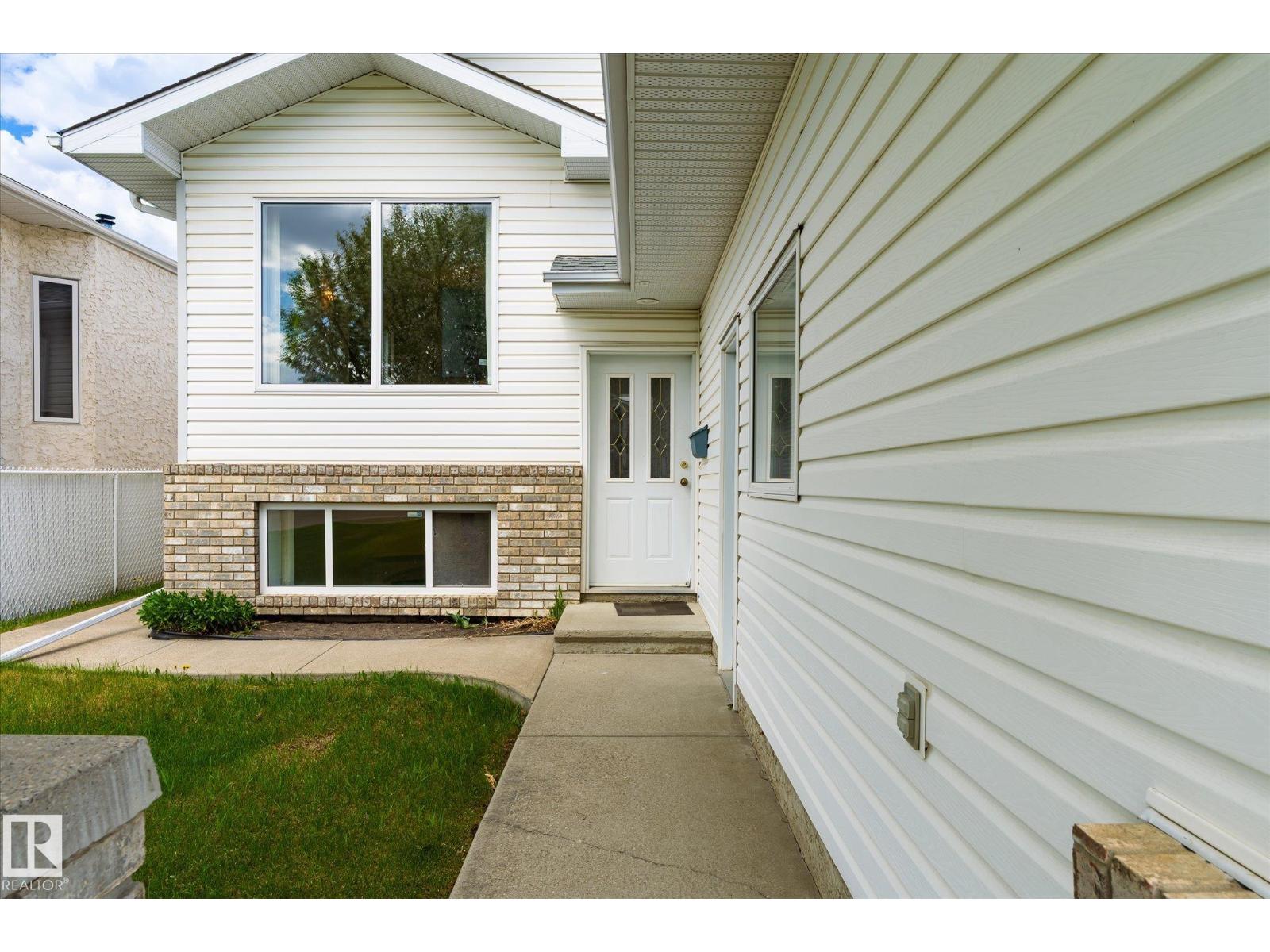 Additional image 5 of 8604 157 Avenue NW, Edmonton, AB, T5Z3B3