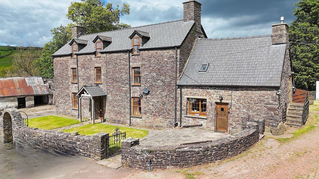 6 bed farm for saleLlywel, Brecon, Powys LD3