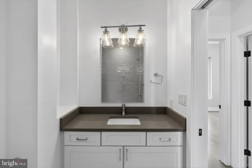 Additional image 7 of 3018 12th Street NE Unit 3, Washington, DC 20017