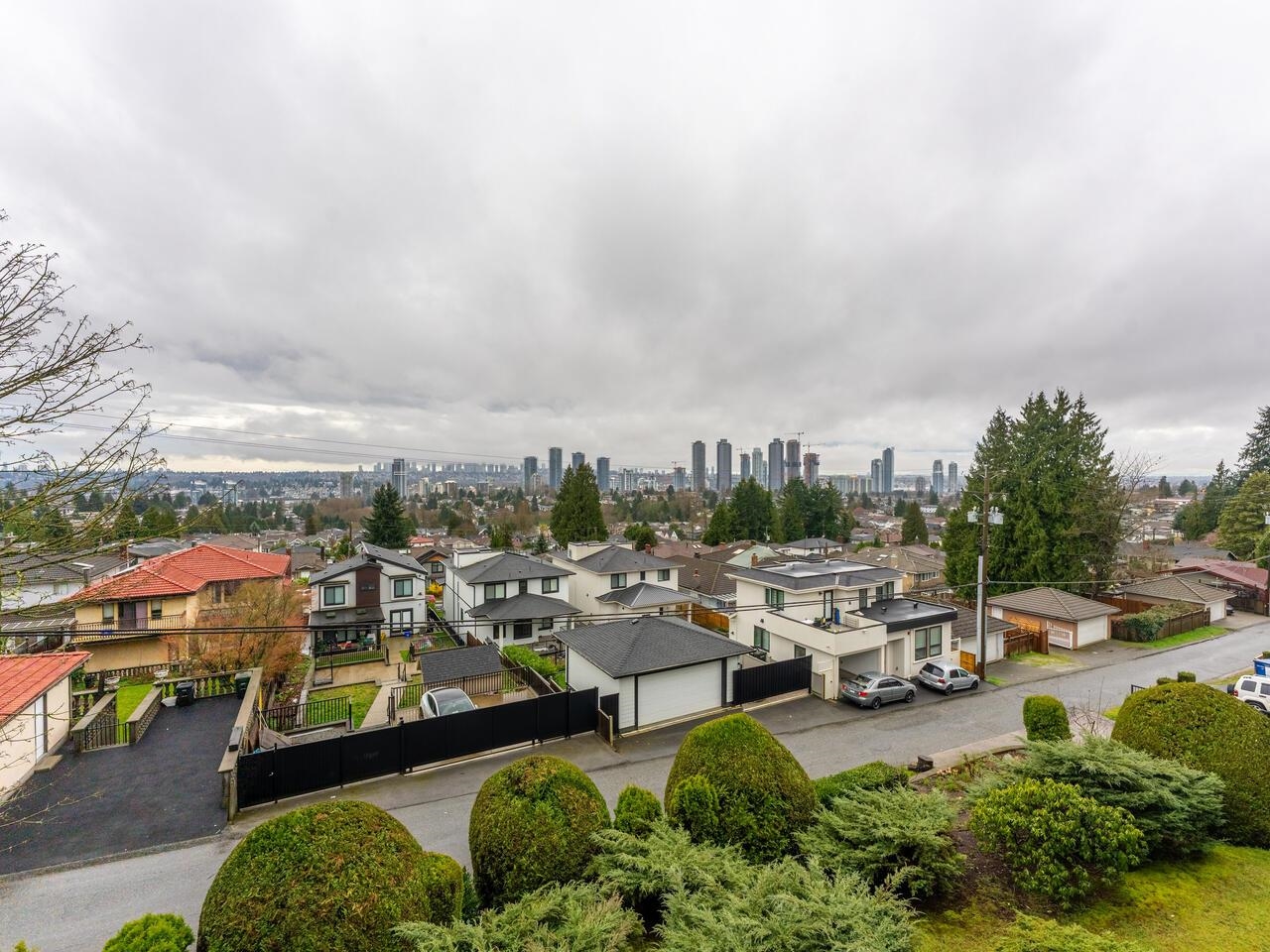 307-5340 Hastings Street, Burnaby, BC, V5B 1R1
