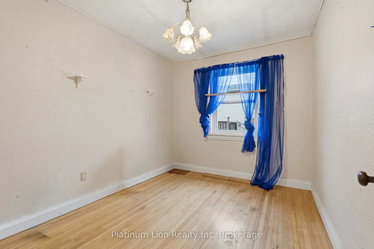 Additional image 6 of 609 Guelph Street