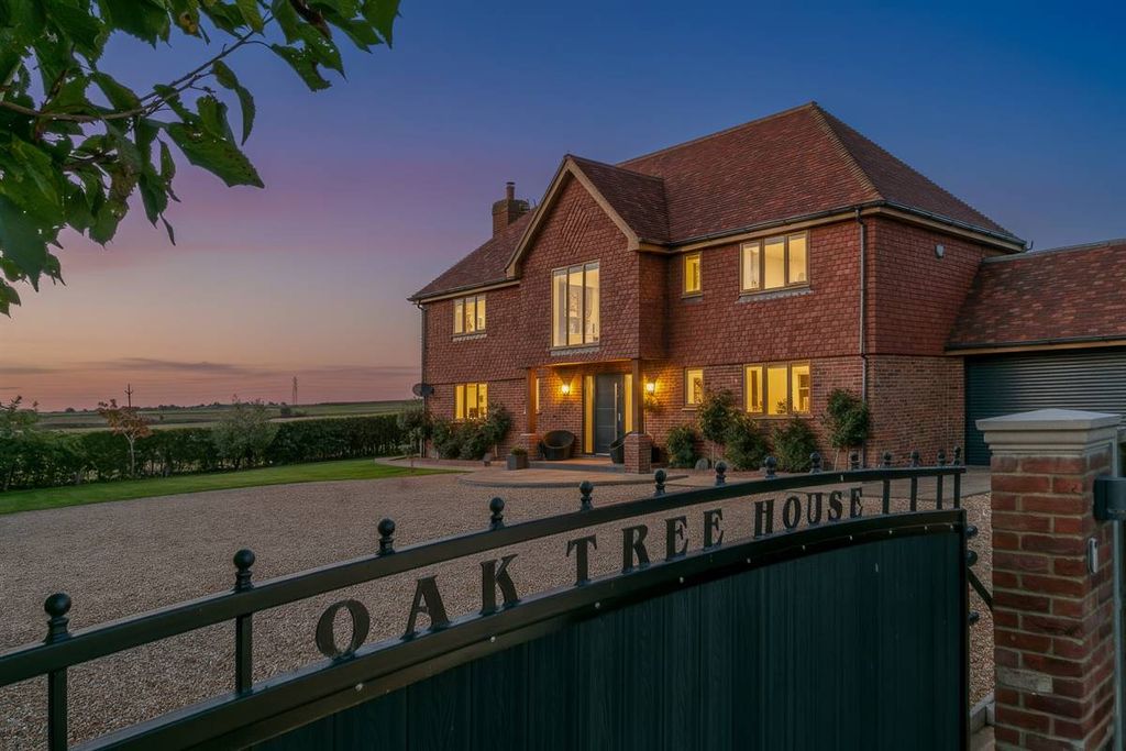 5 bed detached house for saleCollards Close, Monkton, Ramsgate CT12
