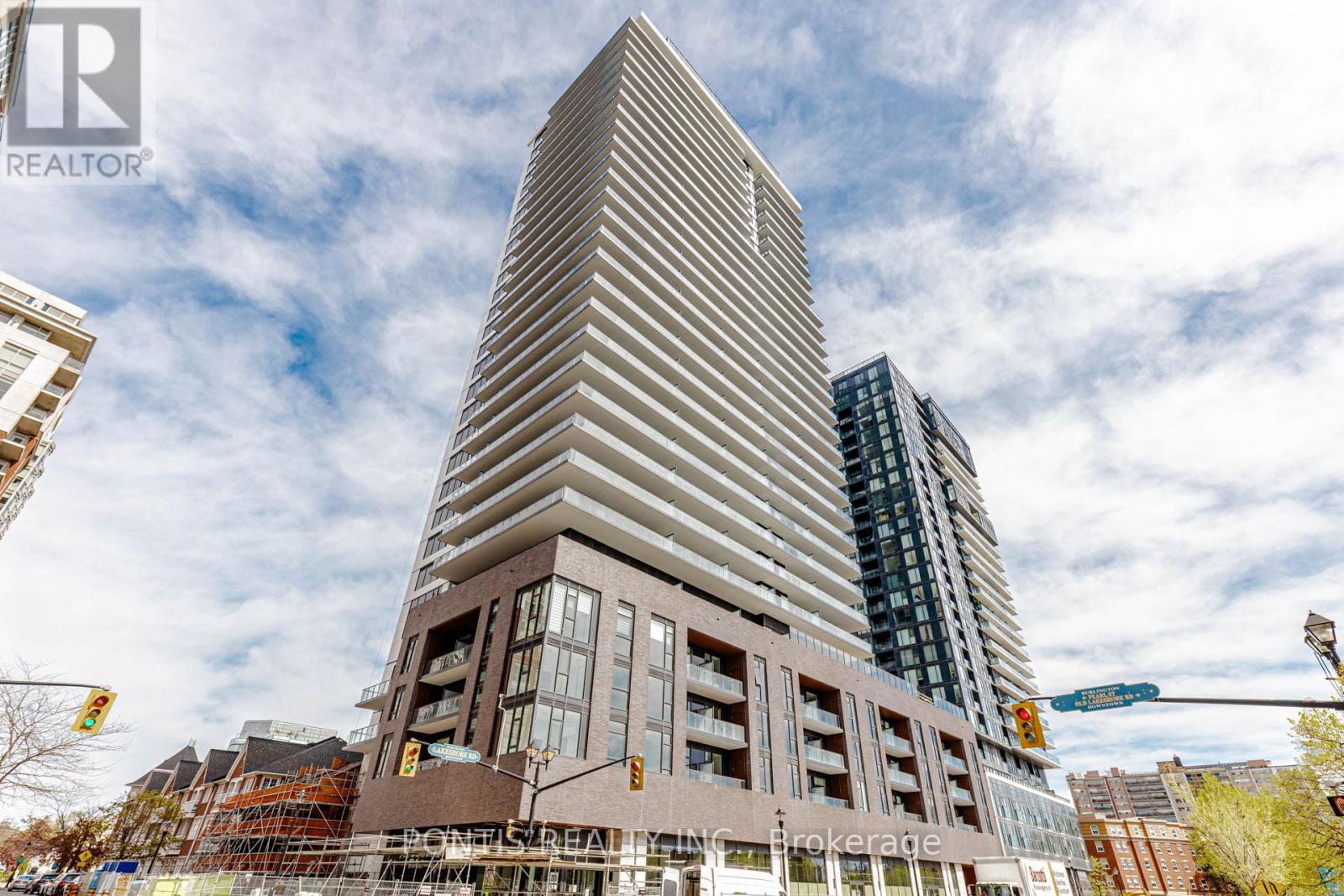 404 - 2075 LAKESHORE ROAD