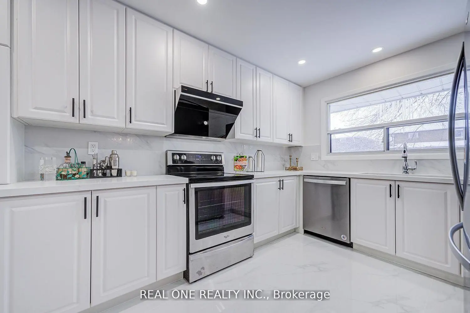 22 Kenmanor Boulevard photo 5