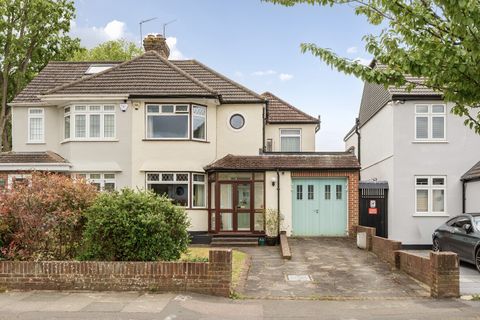 Queensway, West Wickham, Kent BR4
