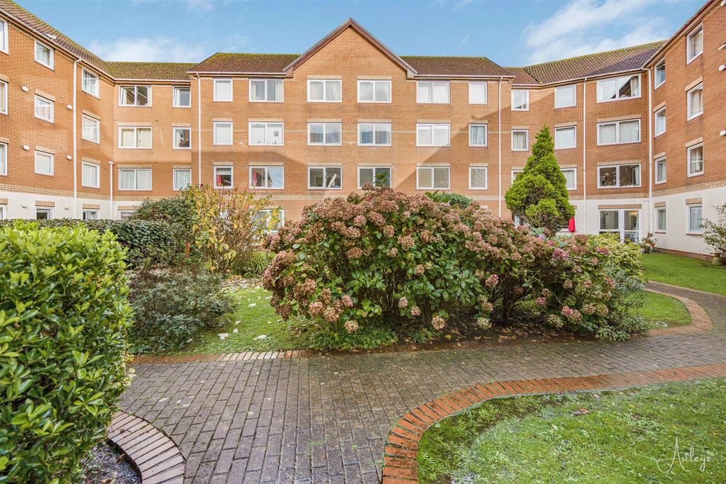 2 bed flat for saleHome Gower House, St. Helens Road SA1