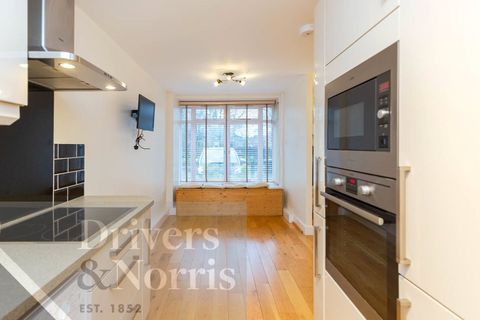 Parkside Crescent, Islington, Holloway, London N7
