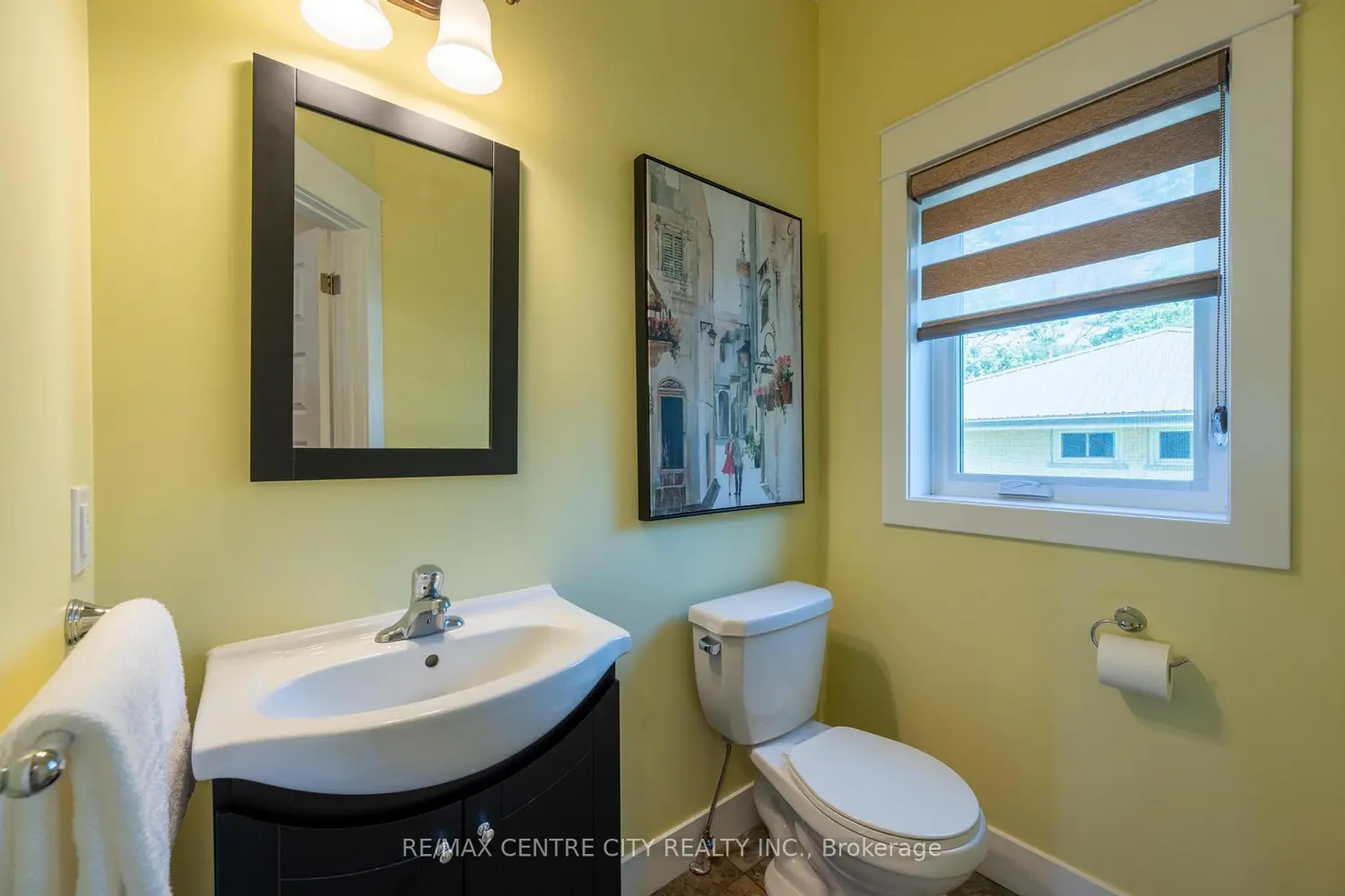 Additional image 7 of 2580 Dundas Street