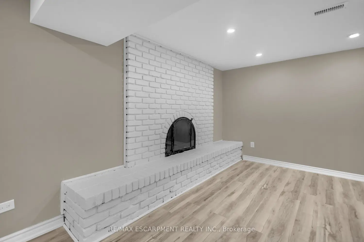 Additional image 12 of 626 Iroquois Avenue