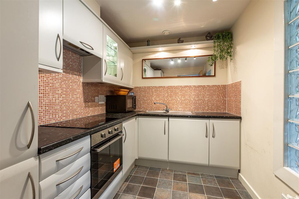 Additional image 8 of 2 bed flat for sale6/8 Weavers Linn, Tweedbank, Galashiels TD1