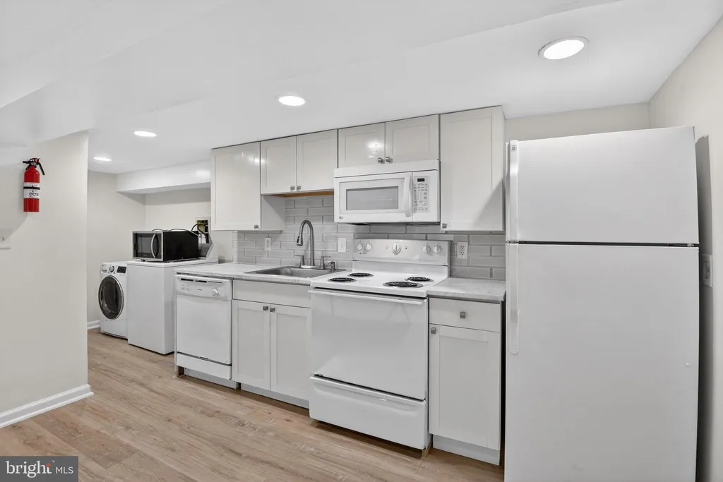 Additional image 6 of 141 Uhland Terrace NE, Washington, DC 20002