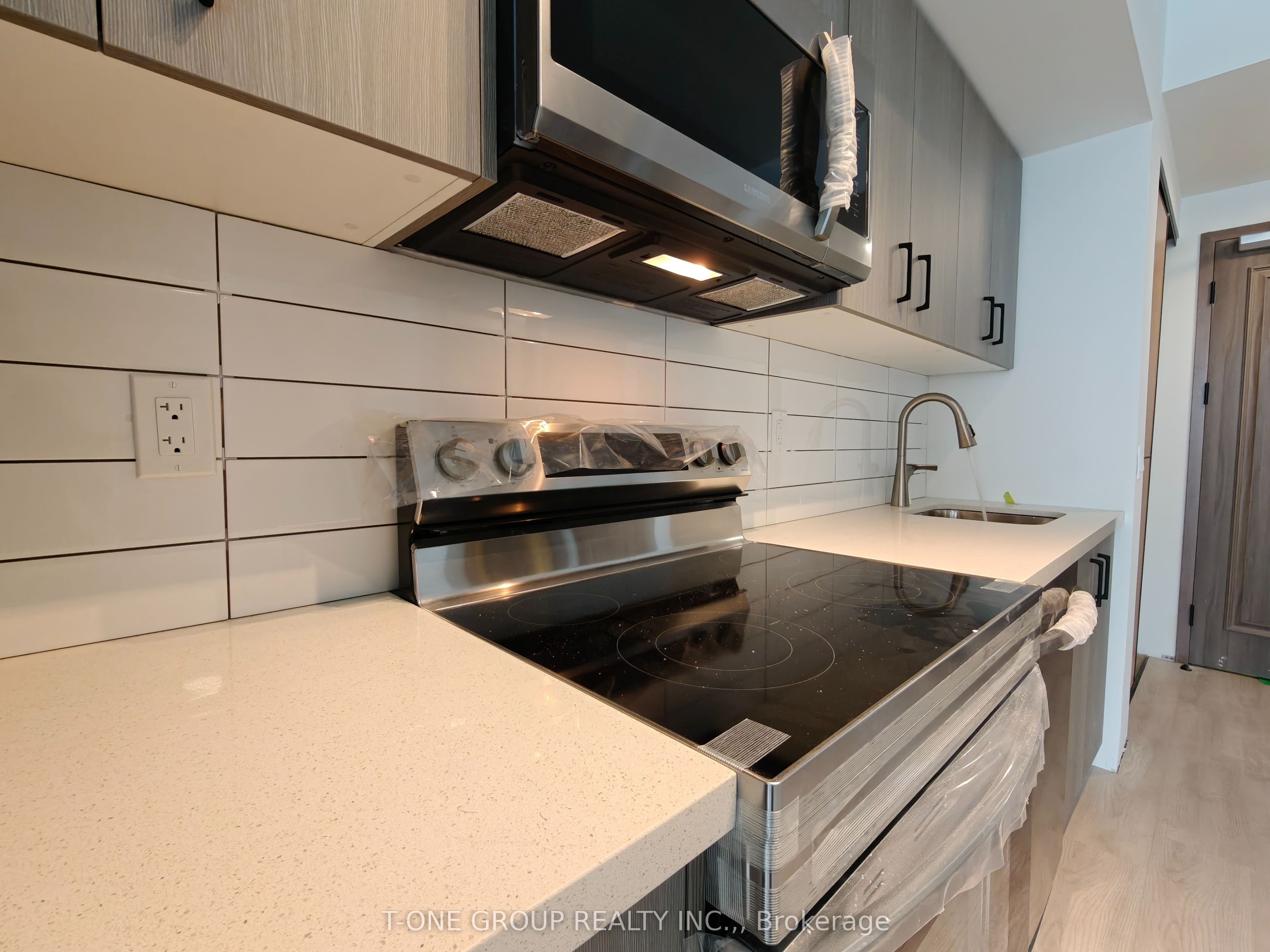Additional image 3 of 1010-3429 Sheppard Avenue E, Toronto, ON, M1T 3K5