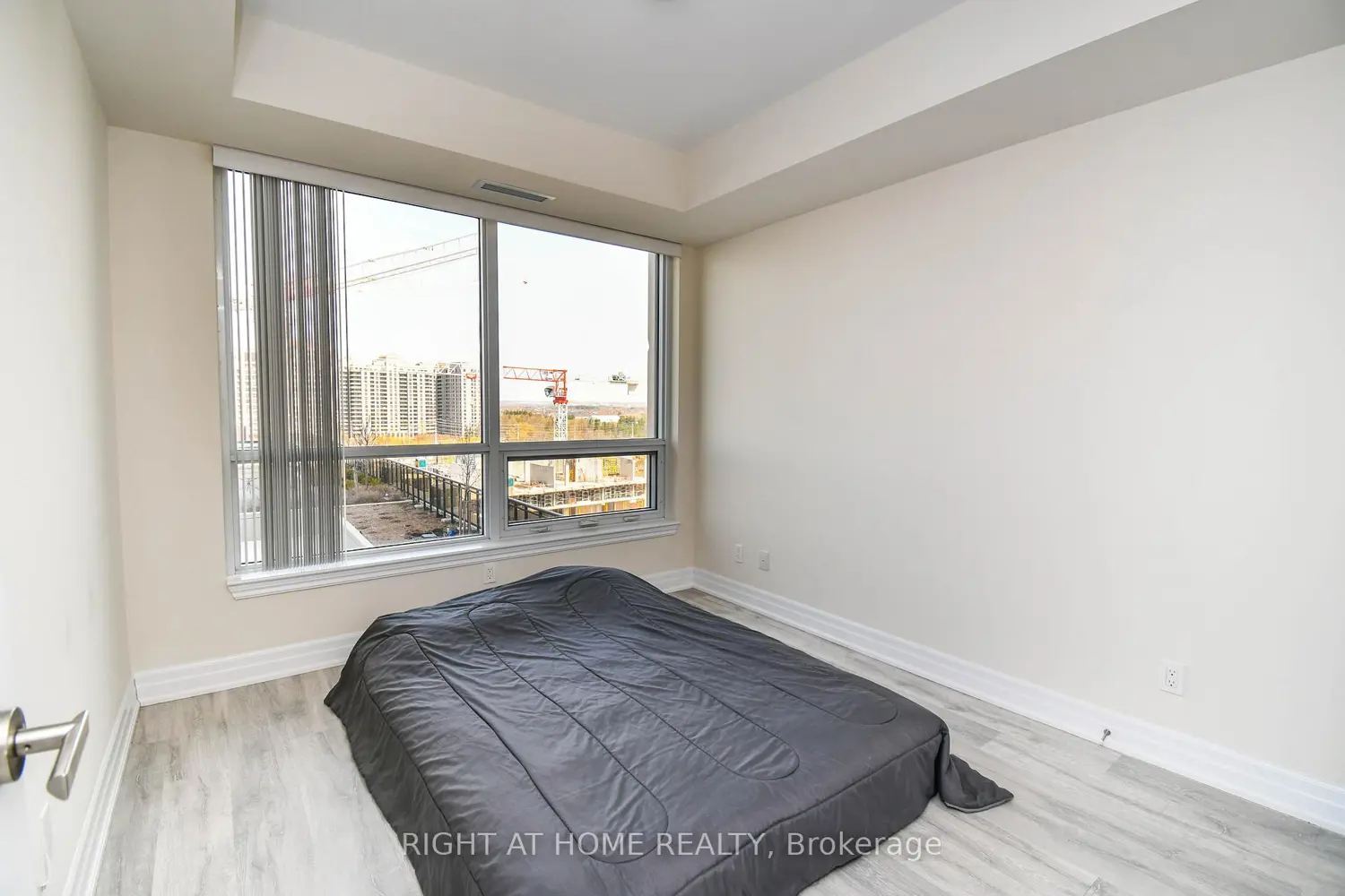 Additional image 9 of 9085 Jane Street 811