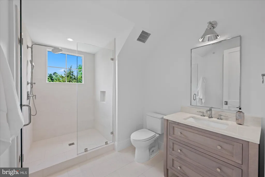 Additional image 53 of 4631 49th Street NW, Washington, DC 20016