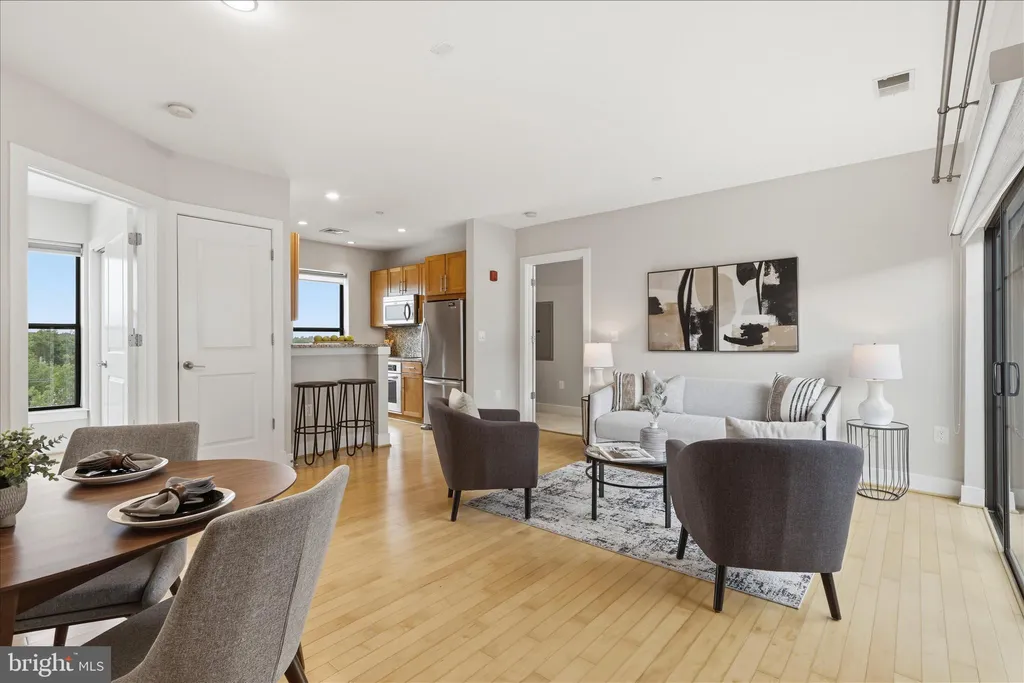 Additional image 5 of 5201 Wisconsin Avenue NW Unit 406, Washington, DC 20015