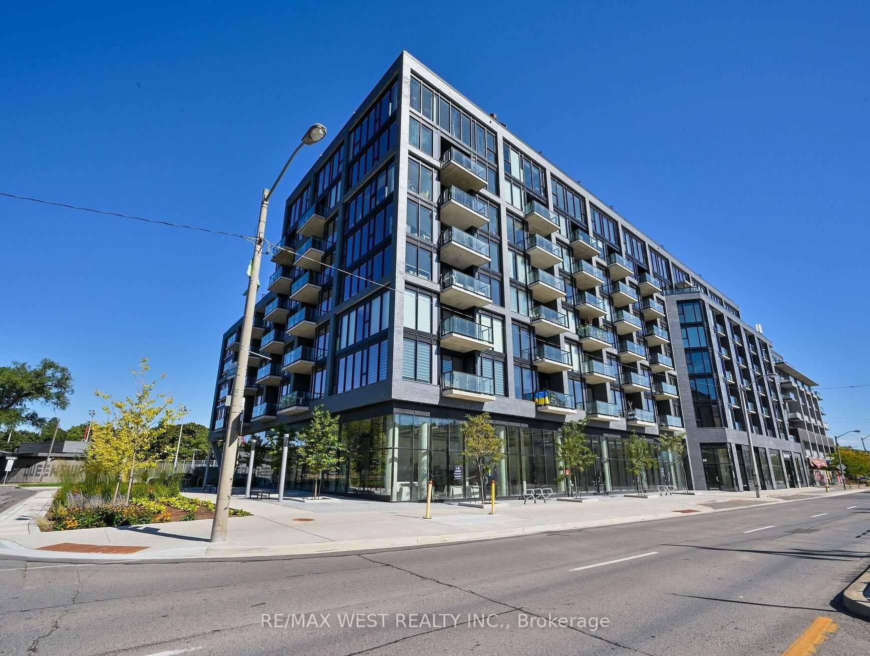 407-7 Smith Crescent, Toronto, ON, M8Z 0G3