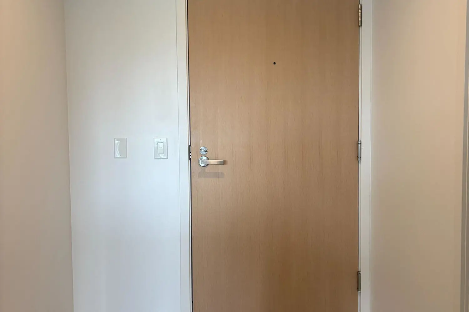 8 Hillsdale Avenue 735 photo 4