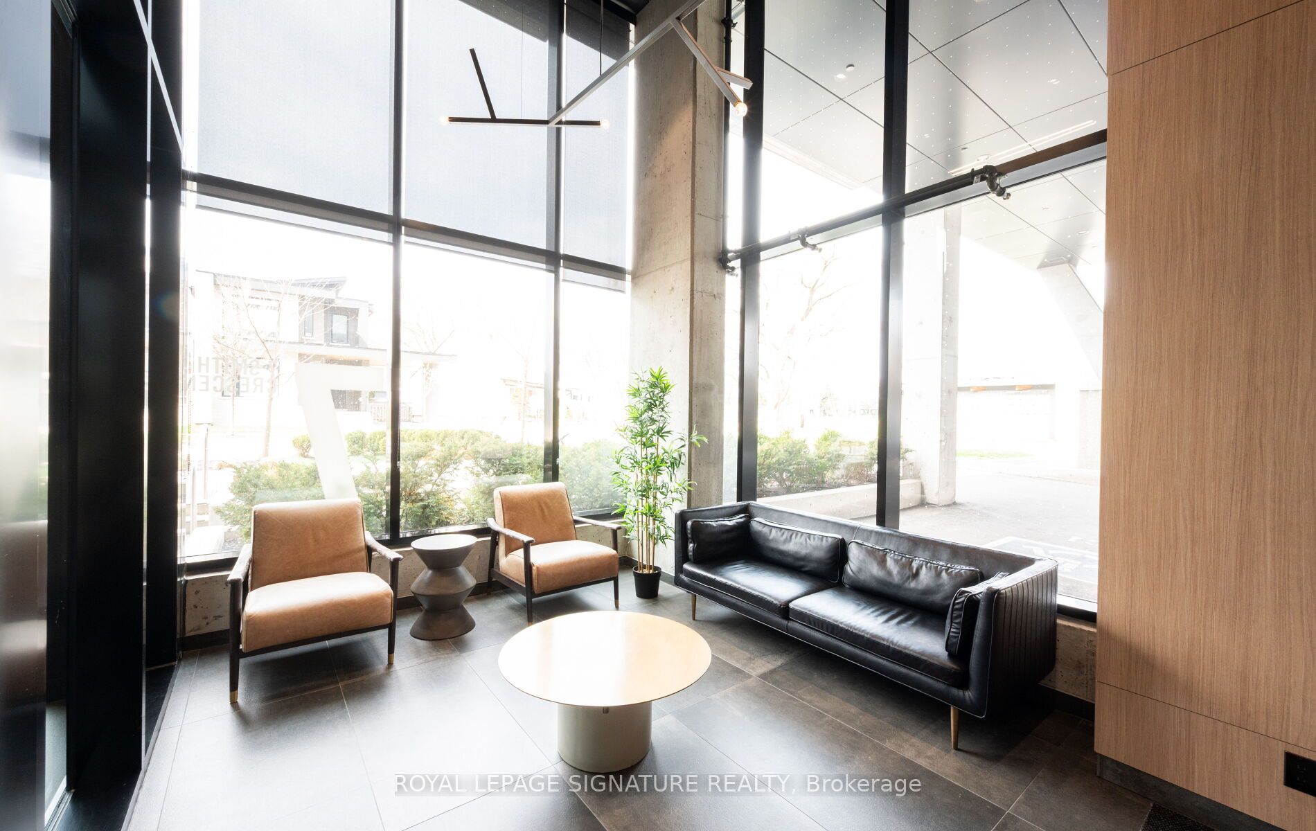 411-7 Smith Crescent, Toronto, ON, M8Z 0G3 photo 4