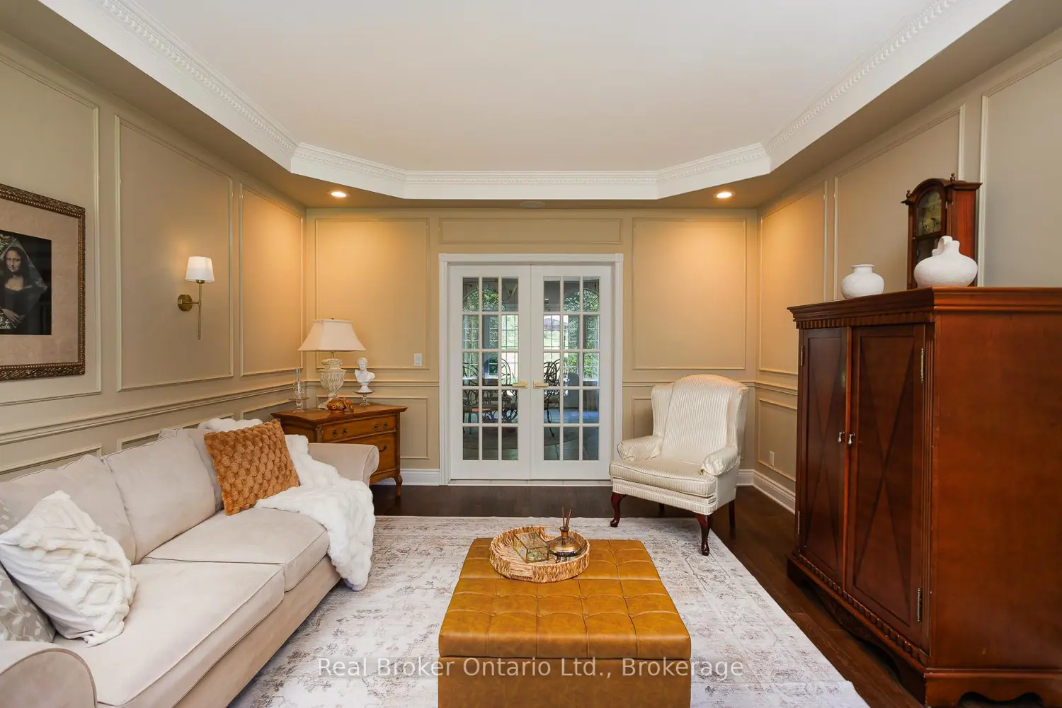 9 Paige Court photo 4