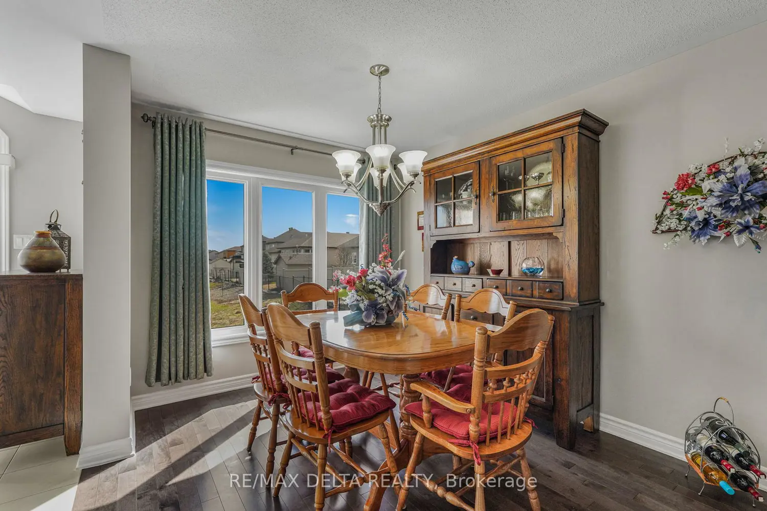 2225 Marble Crescent photo 4