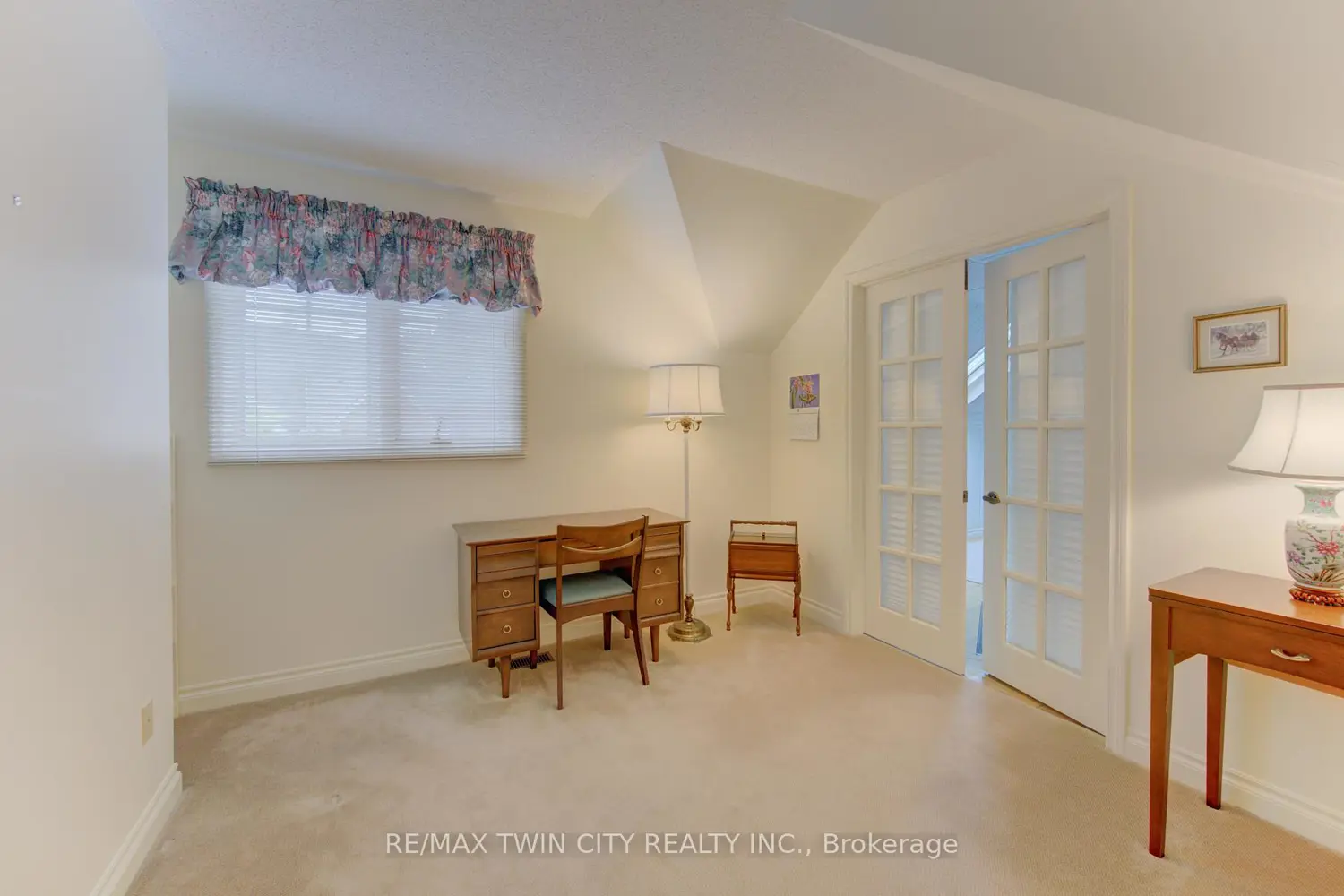 Additional image 11 of 298 Roxton Drive 13