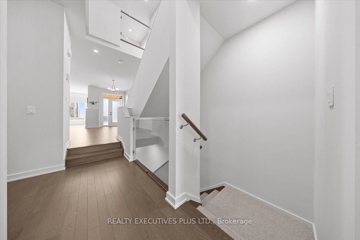 Additional image 5 of 699 Honeydew Street, Ottawa, ON, K1X 0K5