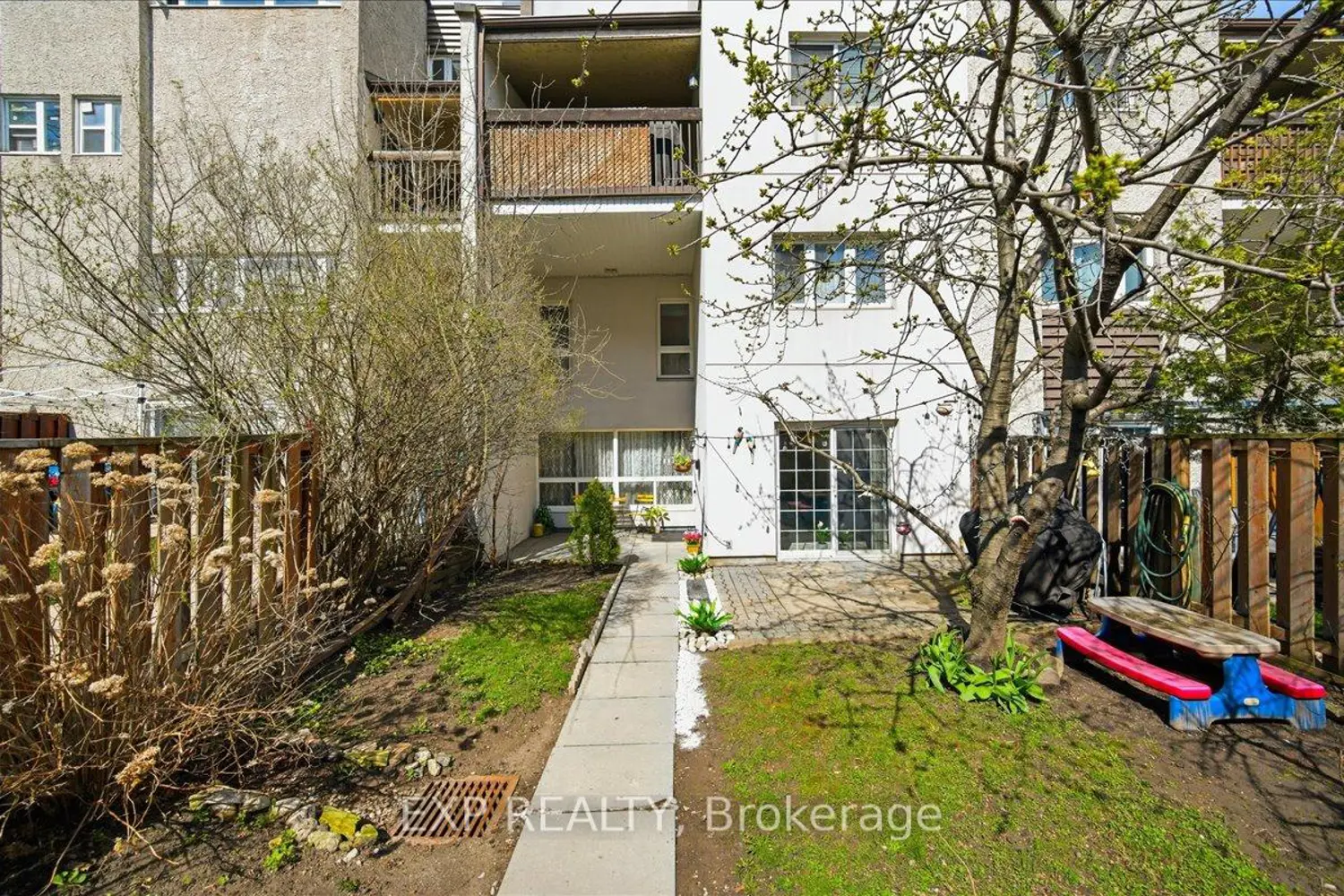 Additional image 16 of 1055 Dundas Street 167
