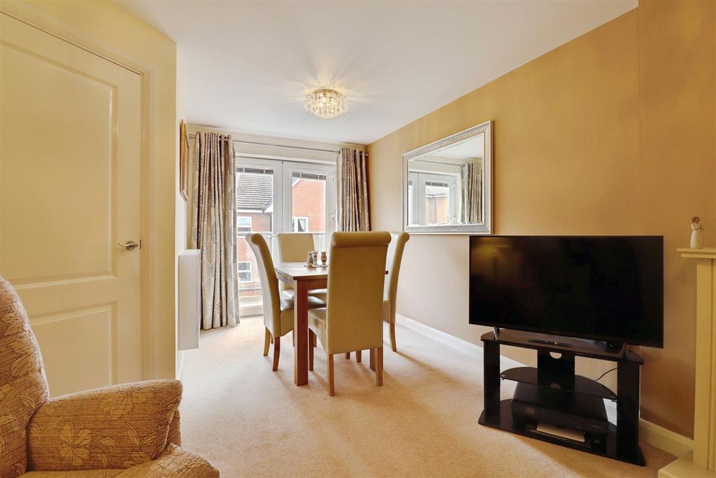 Additional image 8 of 2 bed flat for saleHigh Street, Wolstanton, Newcastle ST5