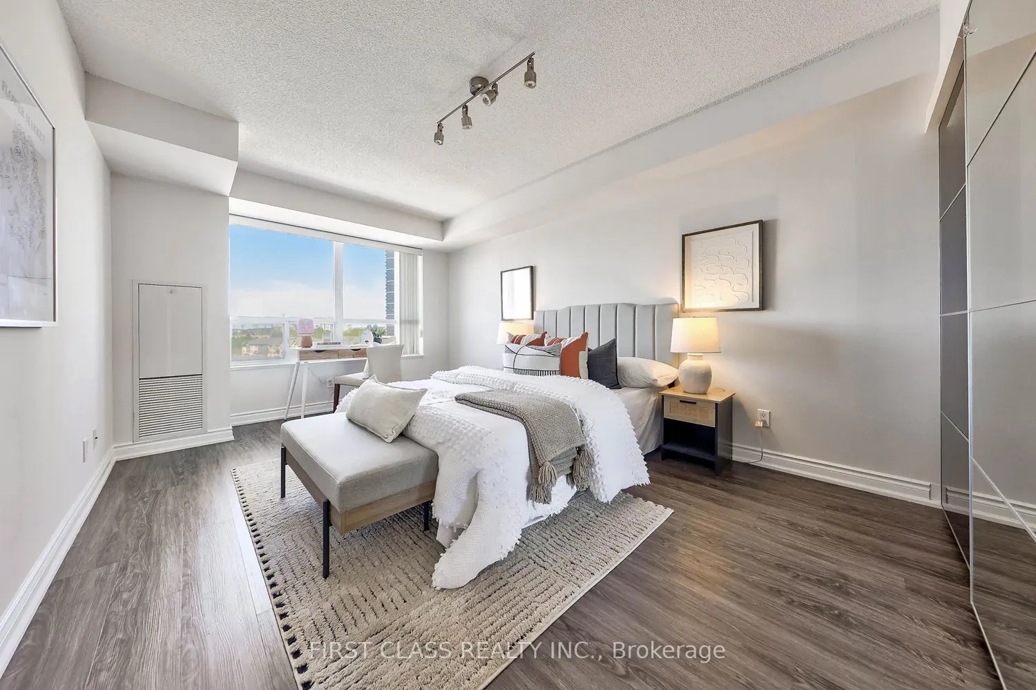 Additional image 9 of 37 Galleria Parkway 916