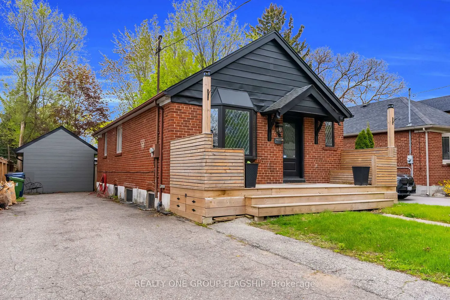 19 Yorkview Drive photo 3