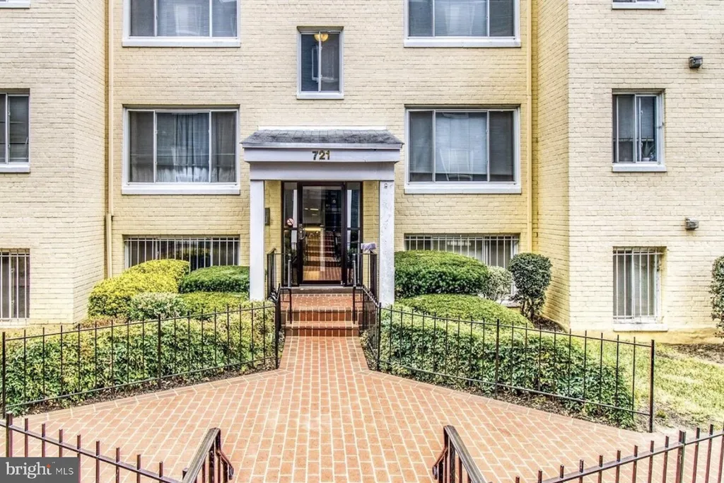 721 Brandywine Street SE Unit 102, Washington, DC 20032