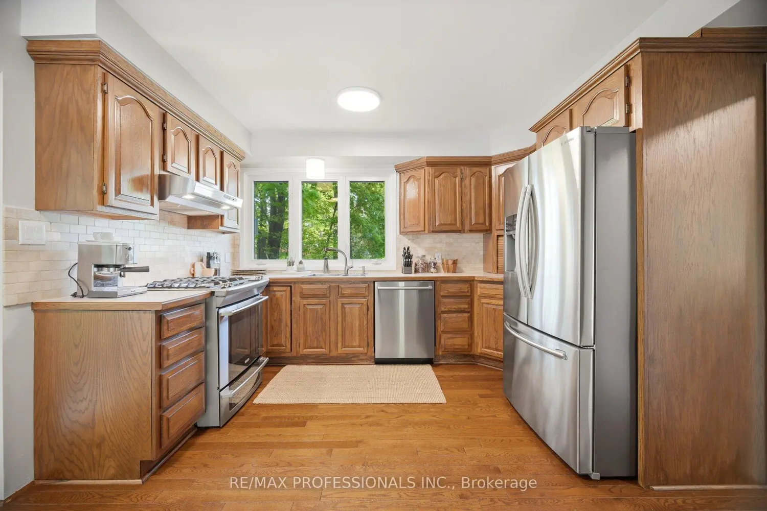 10 Cosway Court photo 3