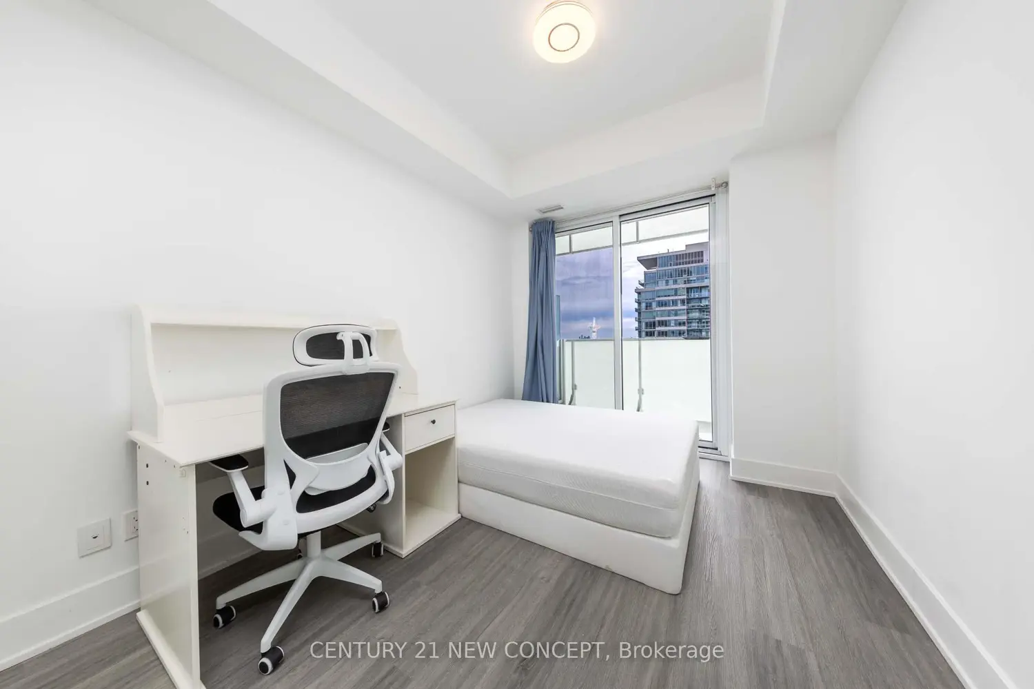 200 Bloor Street 2606 photo 2
