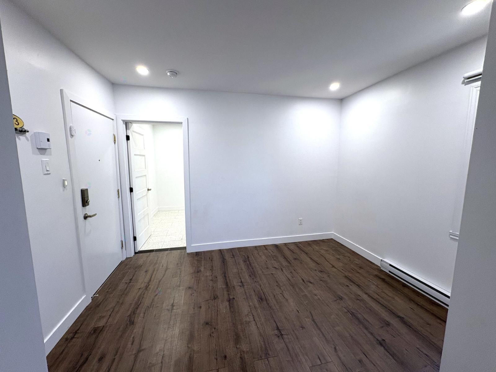 223 Rue Jean-Talon E.