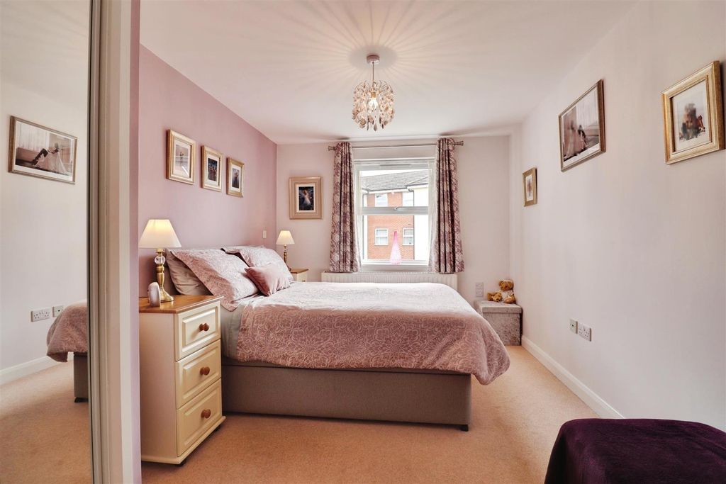 Additional image 13 of 2 bed flat for saleHigh Street, Wolstanton, Newcastle ST5