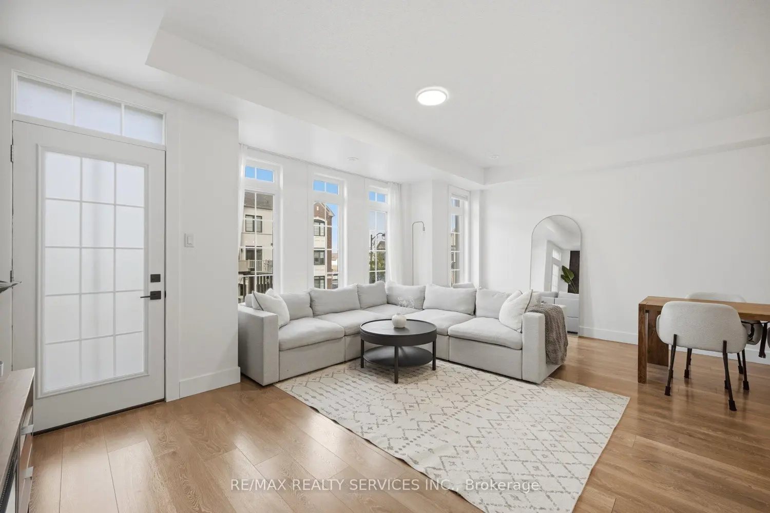 1159 Lloyd Landing photo 5