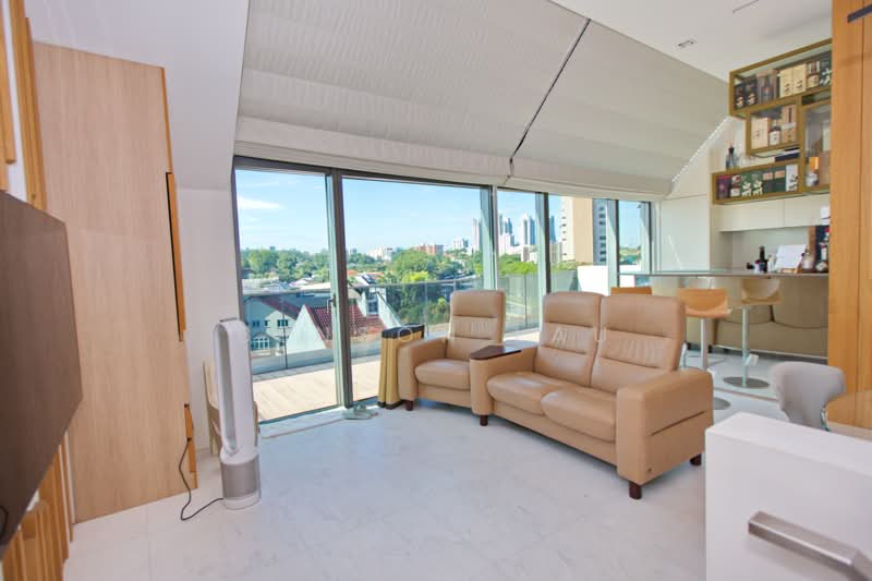 99 Cluny Park Road photo 4