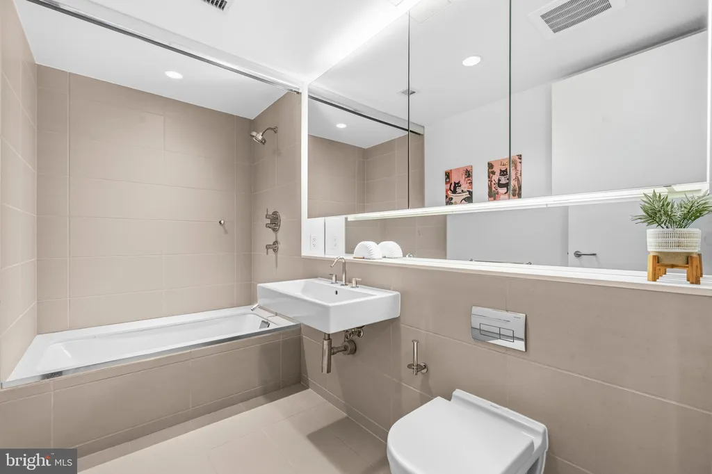 Additional image 19 of 925 H Street NW Unit 315, Washington, DC 20001