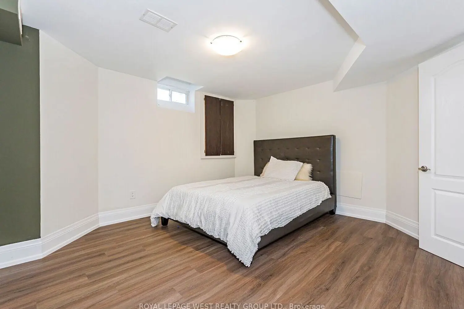 Additional image 12 of 136 English Oak Drive