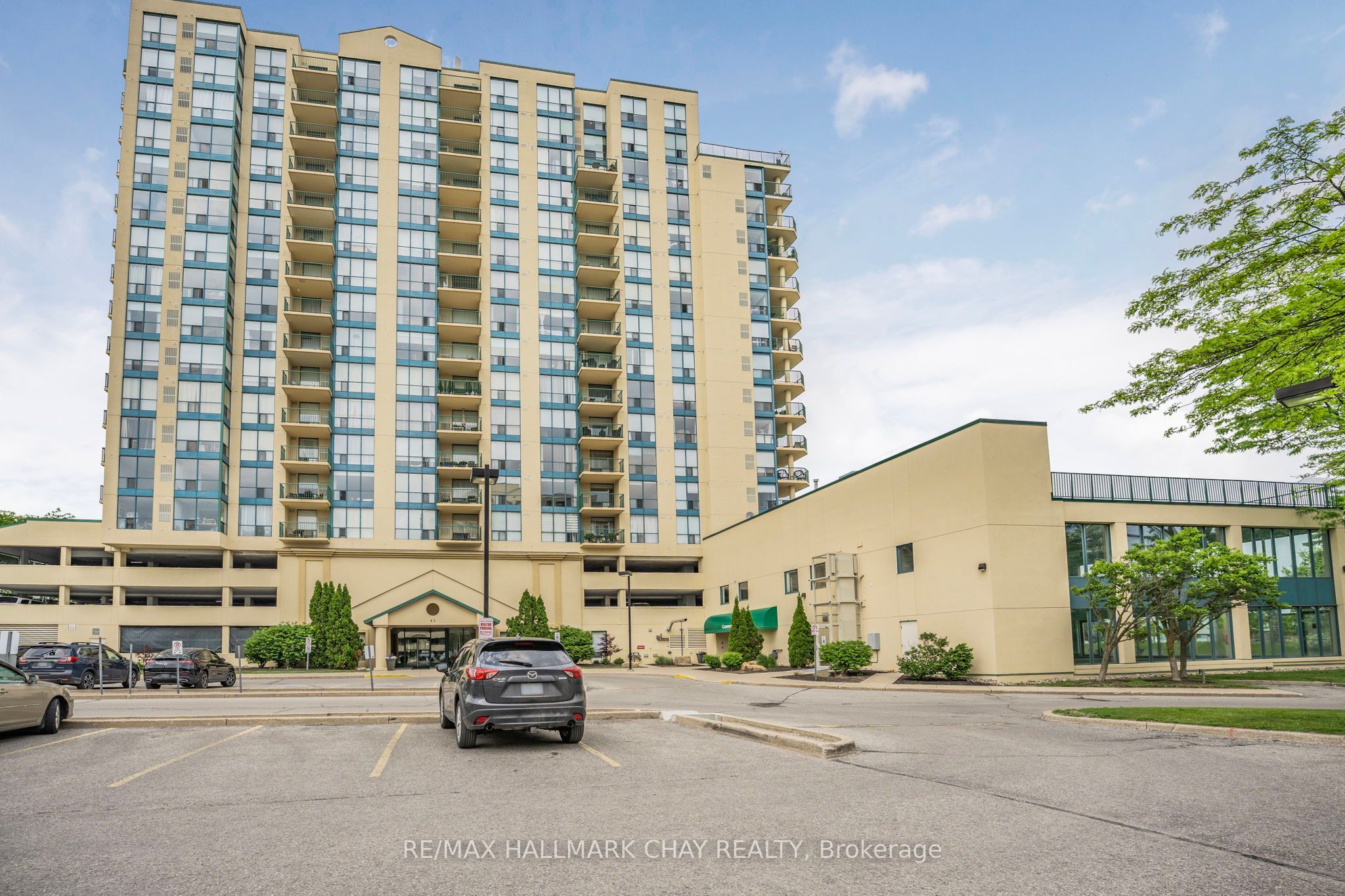 610-65 Ellen Street, Barrie, ON, L4N 3A5