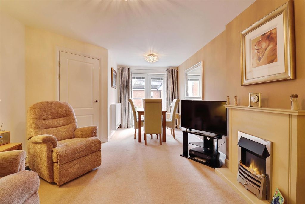Additional image 6 of 2 bed flat for saleHigh Street, Wolstanton, Newcastle ST5