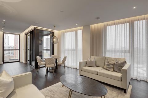4 Charles Clowes Walk, Nine Elms, London SW11