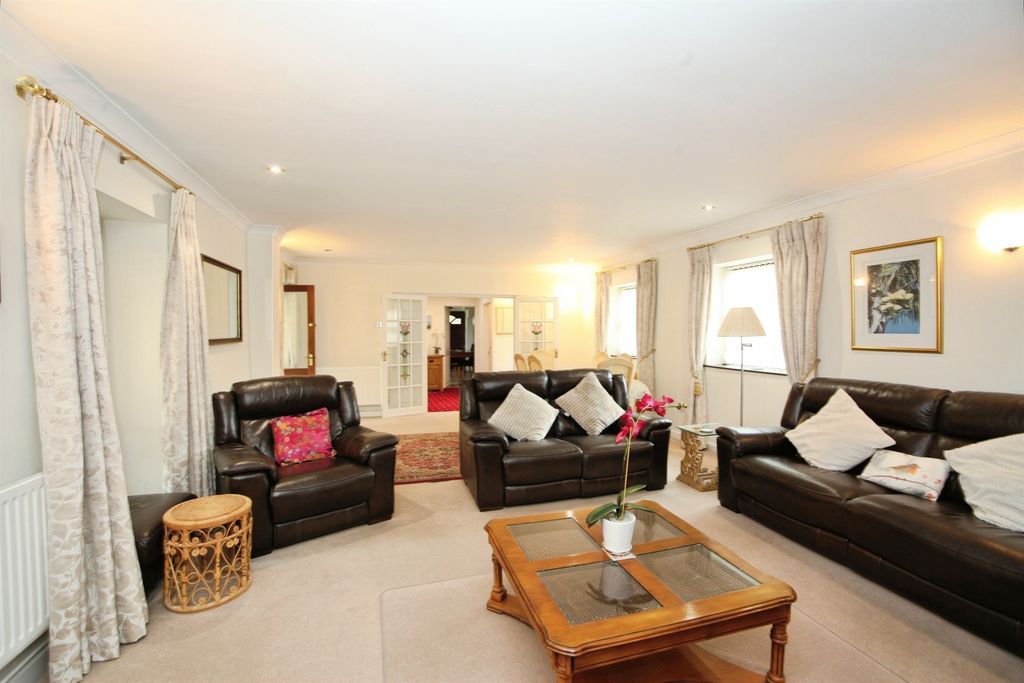 Additional image 7 of 4 bed barn conversion for saleHenstaff Court, Pontyclun CF72