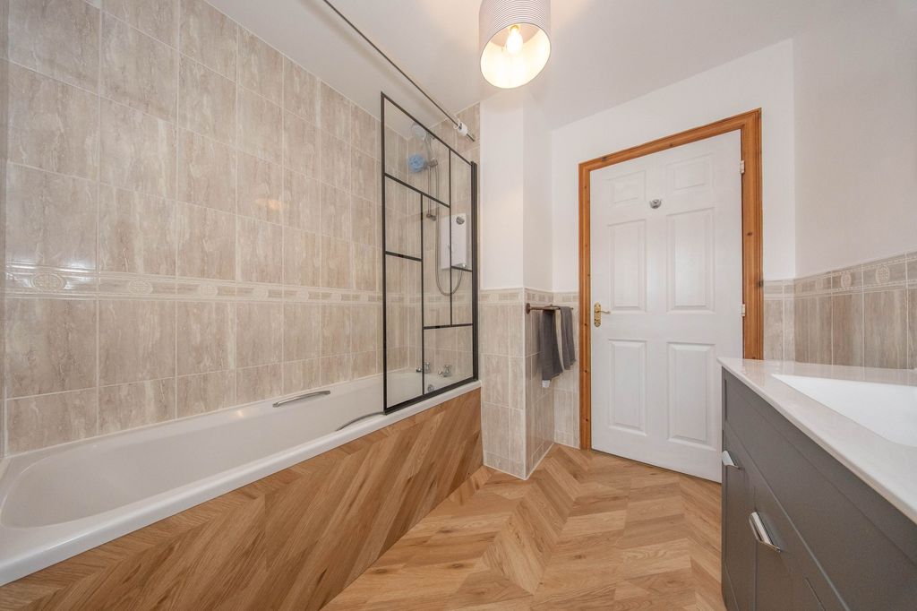 Additional image 16 of 2 bed flat for saleKnightsridge House Watson Green, Livingston EH54