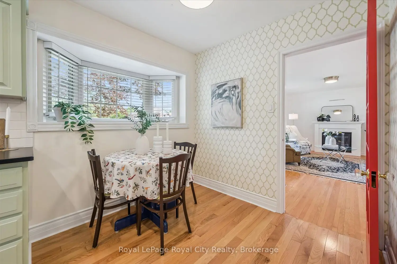 136 Emma Street photo 4