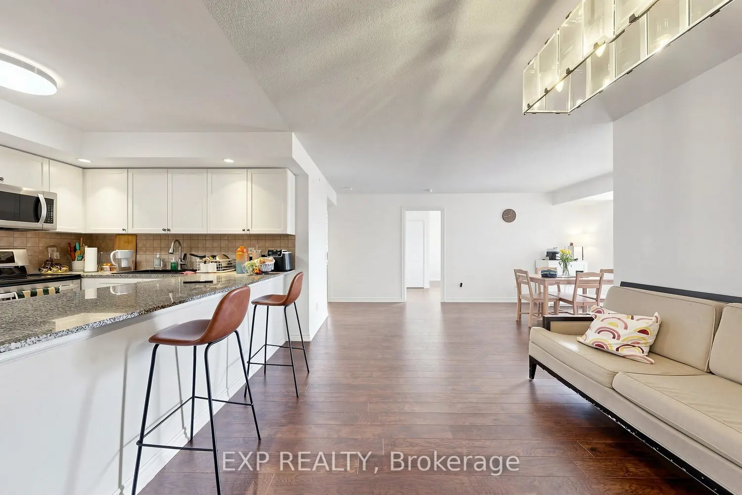 5233 Dundas Street 1428