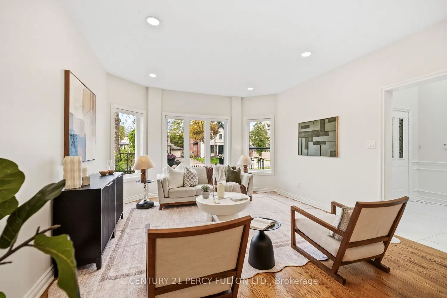 9 Gordon Avenue photo 5