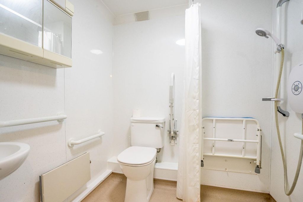 Additional image 8 of 1 bed flat for saleFront Street, Acomb, York YO24