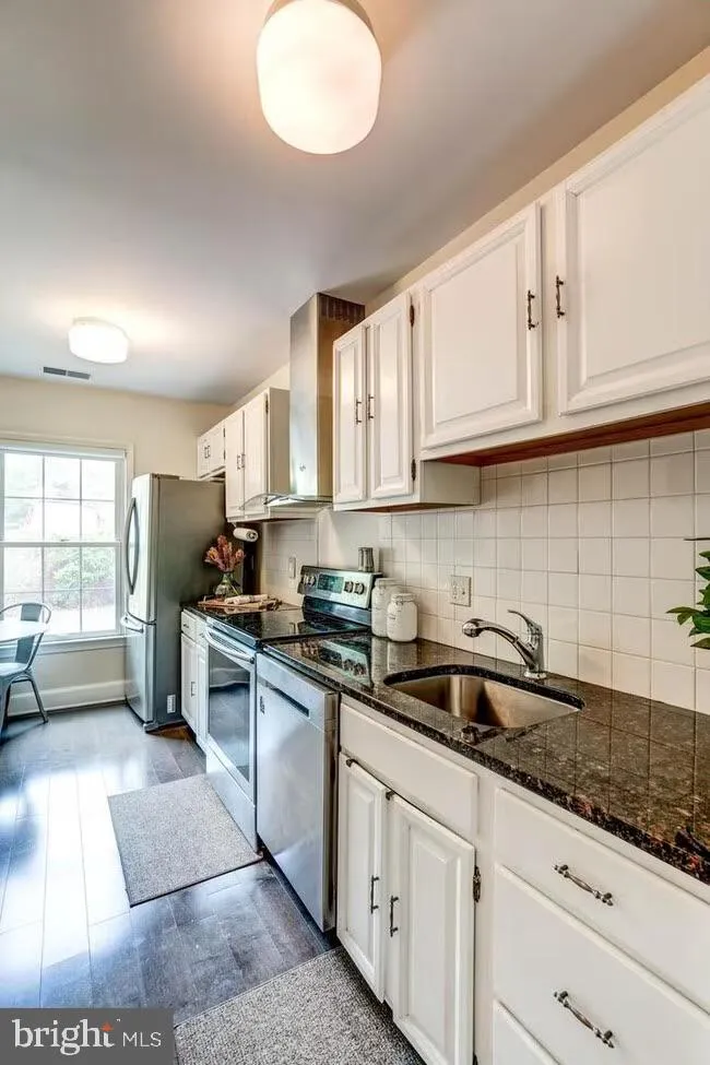 Additional image 42 of 3233 Sutton Place NW Unit A, Washington, DC 20016